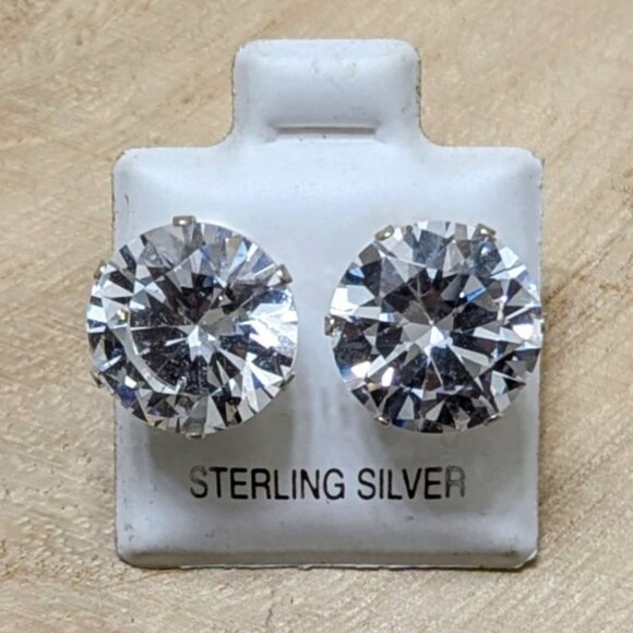 🆕.925 STERLING SILVER ROUND CUBIC ZIRCONIA STUD EARRINGS - UNISEX - Picture 1 of 1